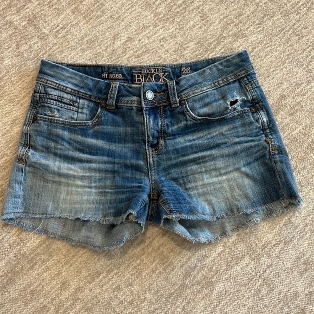 Buckle Black Raw Hem Jean Shorts Size 26 Short